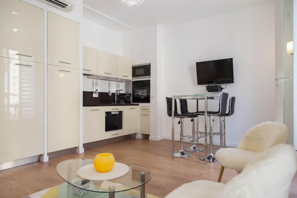 #28 1 Bdr Flat Ac Balcony Hper Central 10Mins To Beach & Old Town Nizza Kültér fotó